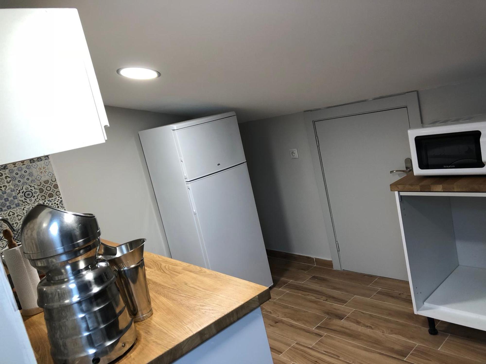 Habitacion Con Cocina Y Bano Bilbao Exterior foto